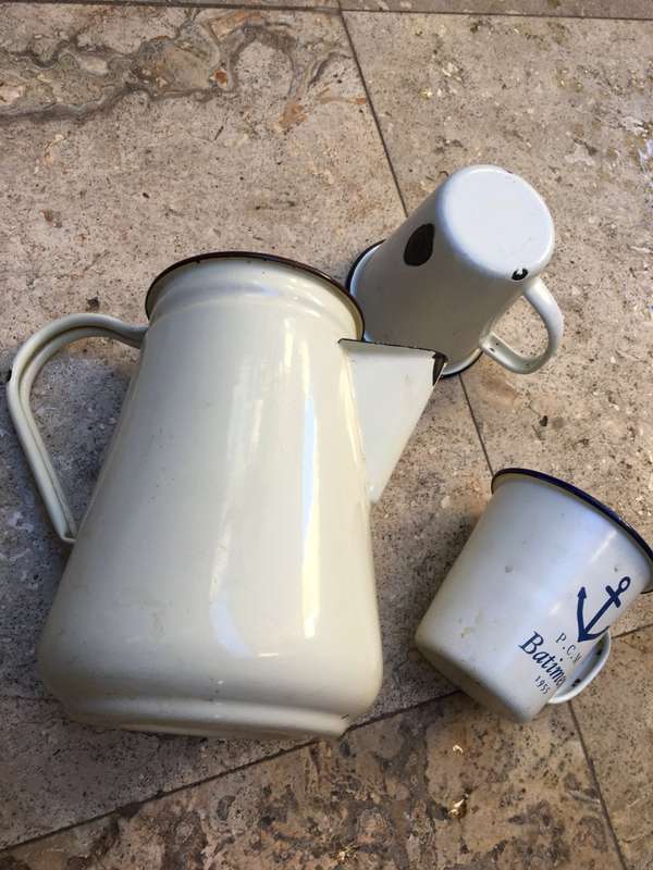 vintage enamel coffee pot with 2 enamel maritime cups