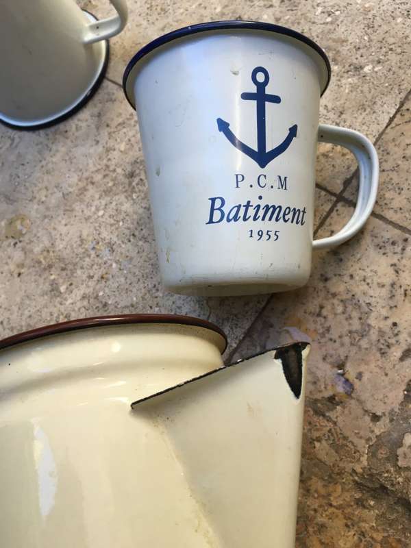 vintage enamel coffee pot with 2 enamel maritime cups