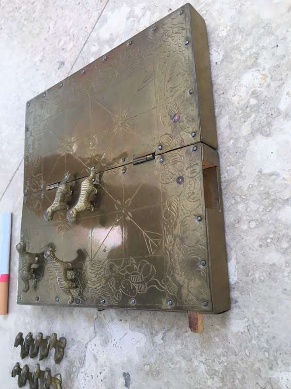 VINTAGE BRASS BAGHA BAGH CHAL MOVING TIGERS NEPALESE BOARD GAME GOATS and TIGERS