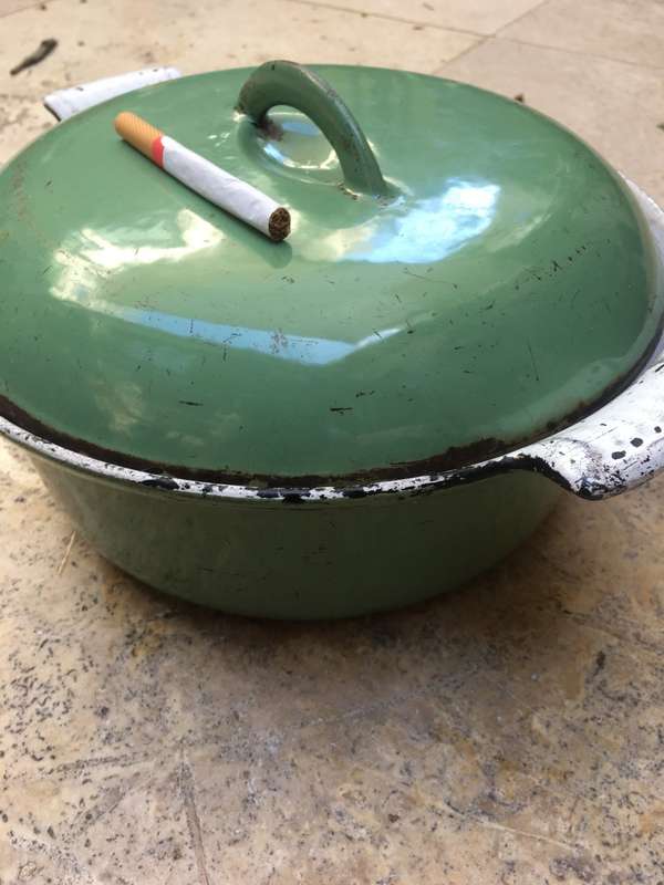 vintage cast iron FE Belgium pot 39 B