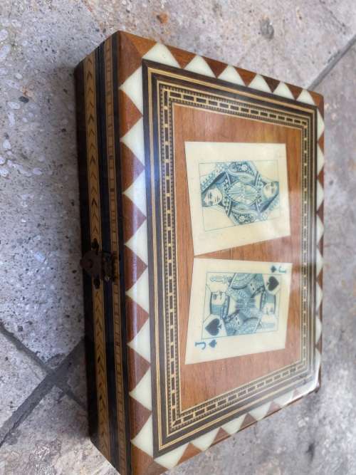 WOODEN 2 DECK PLAYING spanish CARD BOX (with Cards) Painted in the style of Marquetry, red felt