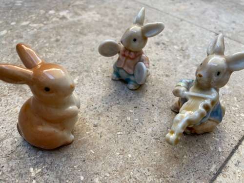 3 x  bunny rabbit band musicians porcelain china ceramic animal figurines figures