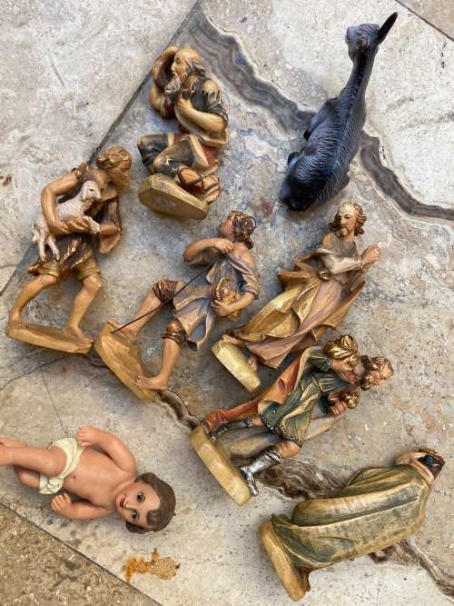 vintage nativity set ANRI  6 figures figurines , porcelain Jesus and pvc horse