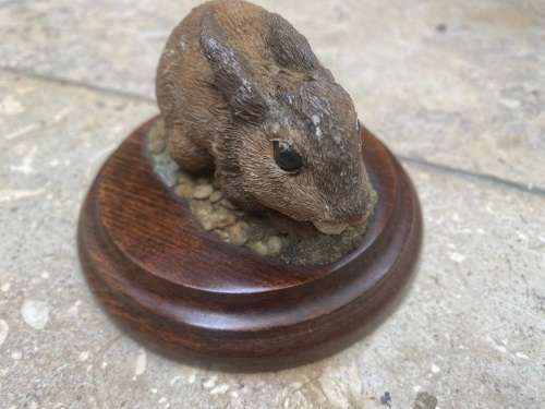 country artists Rabbit figure stratford upon avon CA266