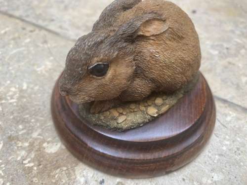 country artists Rabbit figure stratford upon avon CA266