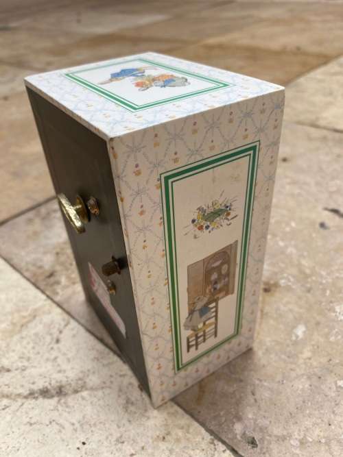 vintage little grey rabbit music dancing wind up box by Sankyo