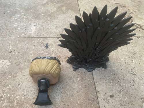 Funko Pop! Deluxe: Game Of Thrones S10 - Cersei Lannister Sitting on Iron Throne