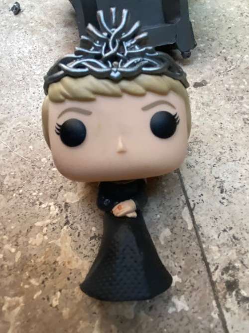 Funko Pop! Deluxe: Game Of Thrones S10 - Cersei Lannister Sitting on Iron Throne