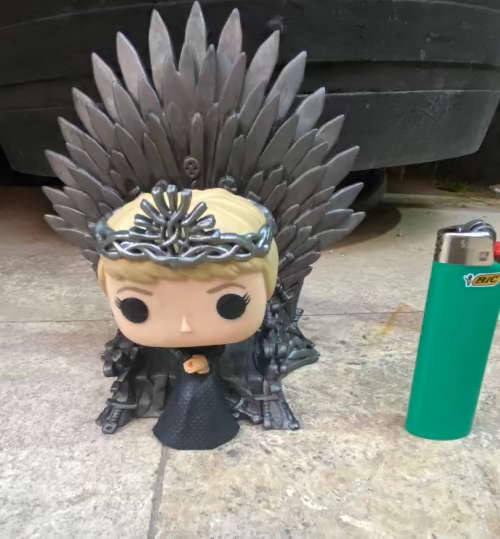 Funko Pop! Deluxe: Game Of Thrones S10 - Cersei Lannister Sitting on Iron Throne