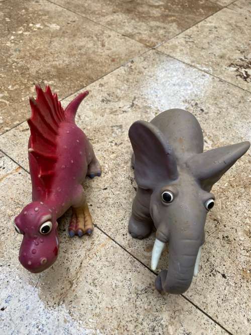 pair of wing crown dinasaur 2007 lot