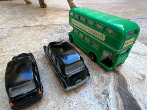 Ireland die cast double decker Irish green bus with 2 London black cab cabs