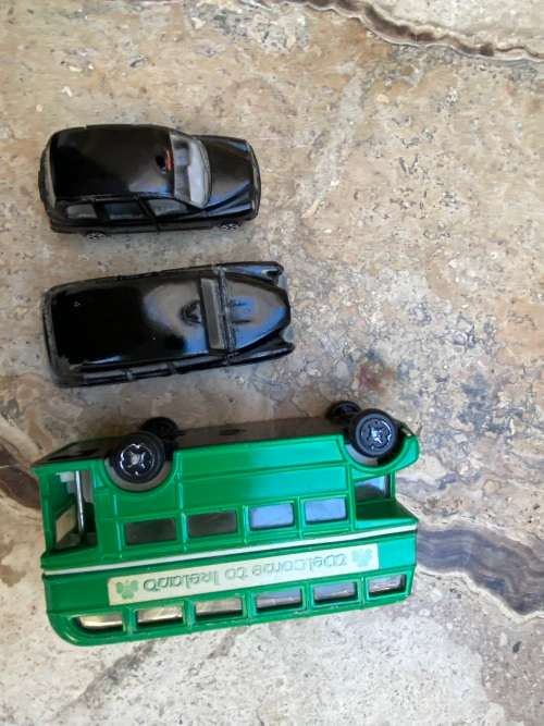 Ireland die cast double decker Irish green bus with 2 London black cab cabs