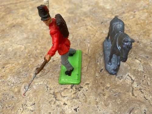 vintage deetail british soldier with lead horse