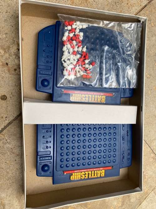 milton bradley vintage Battleship board game  2002 made in USA hasbro