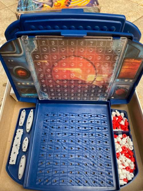 milton bradley vintage Battleship board game  2002 made in USA hasbro