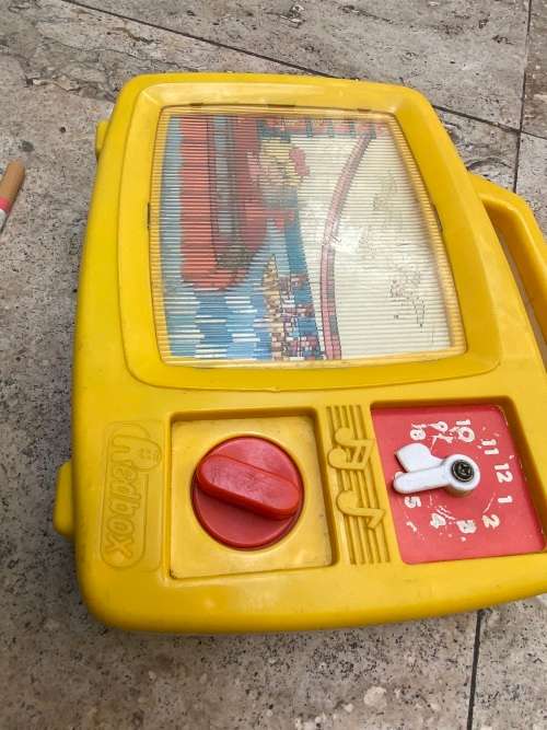 vintage Musical wind up redbox television TV 1985