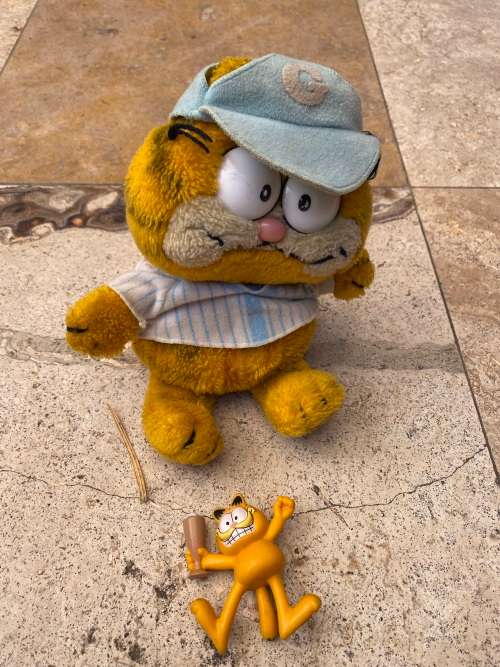 vintage garfield blue outfit plush doll and paws Garfield pvc ice cream pair