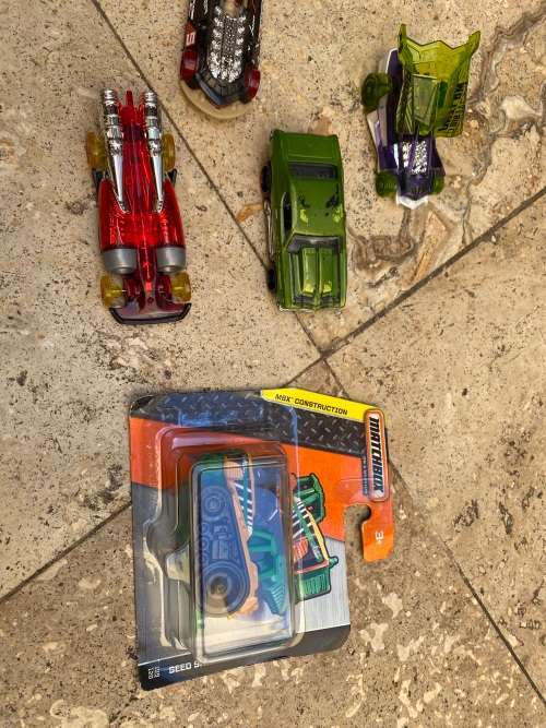 hotwheels car lot of 5 including matchbox seed shaker new