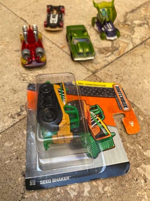 hotwheels car lot of 5 including matchbox seed shaker new