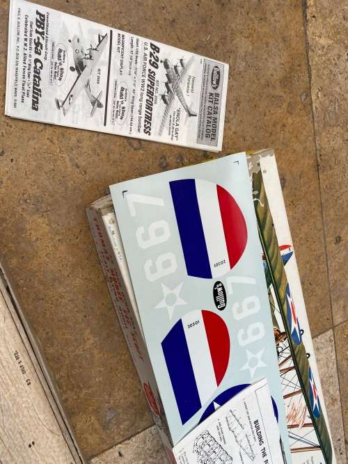 vintage GUILLOW`S THOMAS MORSE S4C SCOUT BALSA FLYING MODEL PLANE model KIT # 201 USA