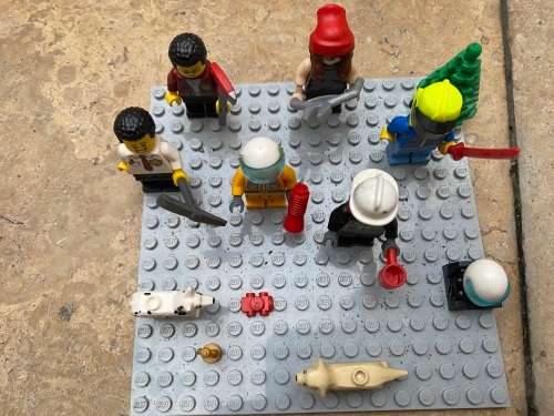 lego mini figure figures lot of 7 and two dogs