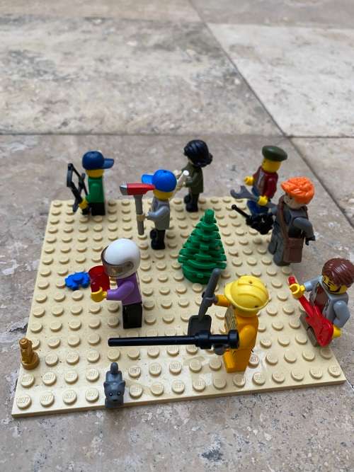 Lego mini figures figure lot of 8 with a cat , binocs and statue
