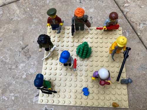 Lego mini figures figure lot of 8 with a cat , binocs and statue