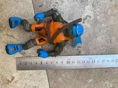 2003 Mirage Studios Playmates teenage turtle Leonardo figure