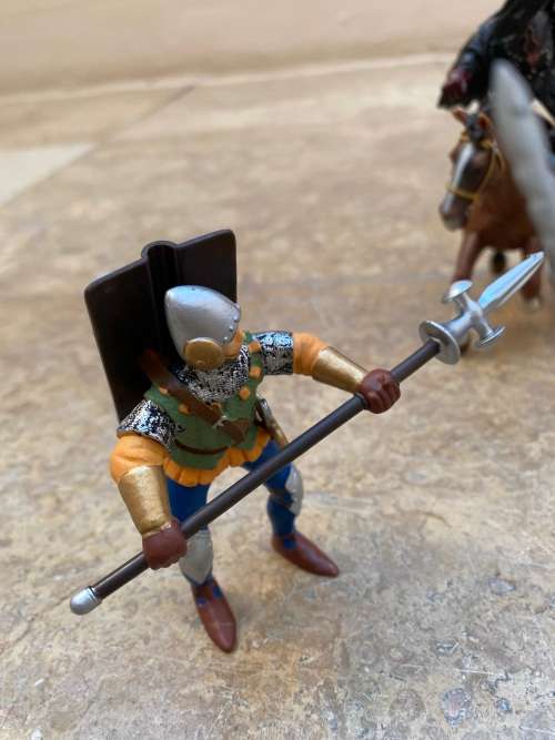 vintage papo medieval knight battle scene two horses with riders and 2 ground soldiers figures
