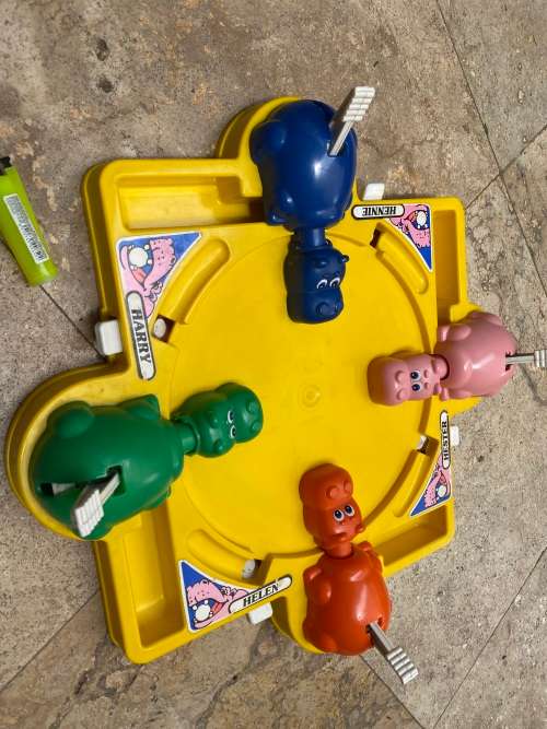 vintage hungry hippos game 1978 , no ball no box