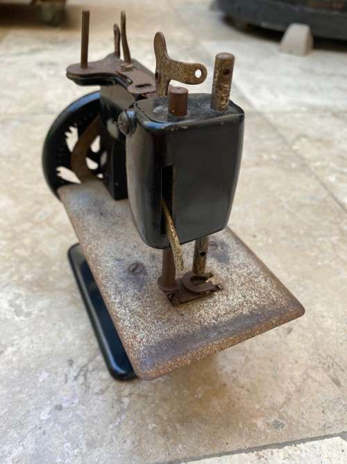 vintage mini iron with miniature singer sewing machine made in Italy TLC