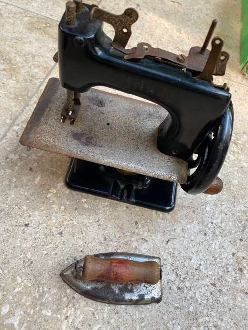 vintage mini iron with miniature singer sewing machine made in Italy TLC