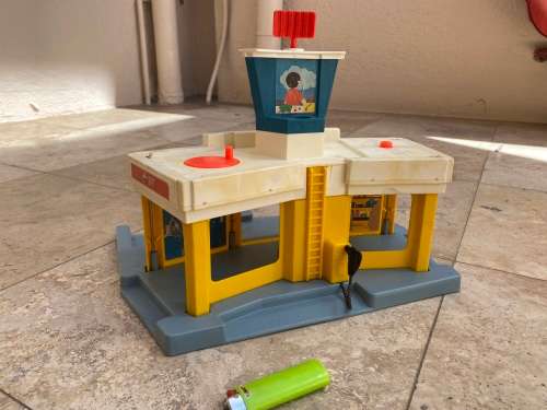 vintage fisher price airport playset 1980 no 933