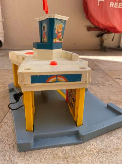 vintage fisher price airport playset 1980 no 933