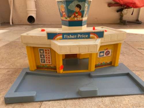 vintage fisher price airport playset 1980 no 933