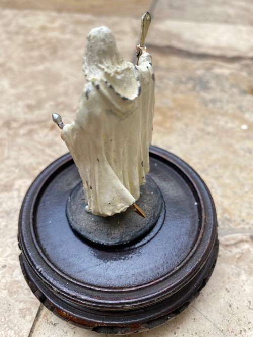 Gandalf the white nlp 2003 Lord of the rings figure on wood pedestal