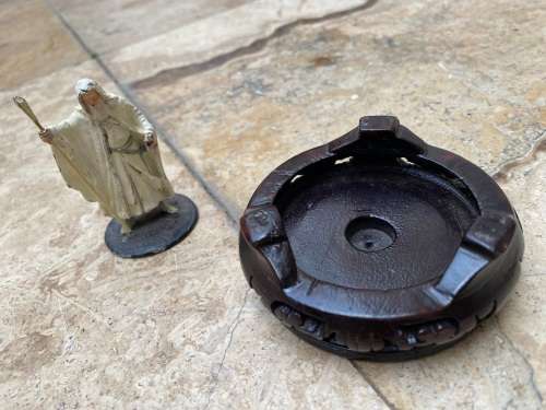 Gandalf the white nlp 2003 Lord of the rings figure on wood pedestal