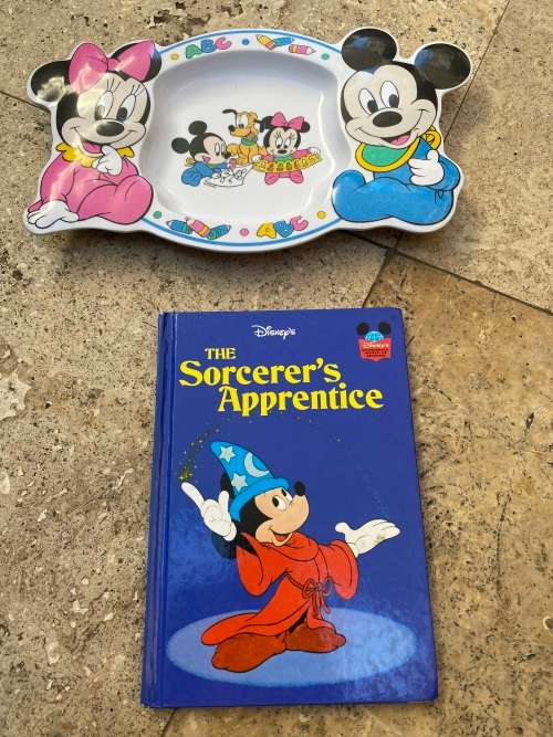 disney the sorcerers apprentice book  with lunch plate mickey mouse