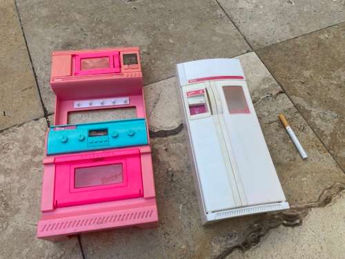 vintage Barbie 1994 mattel kitchen and fridge pair