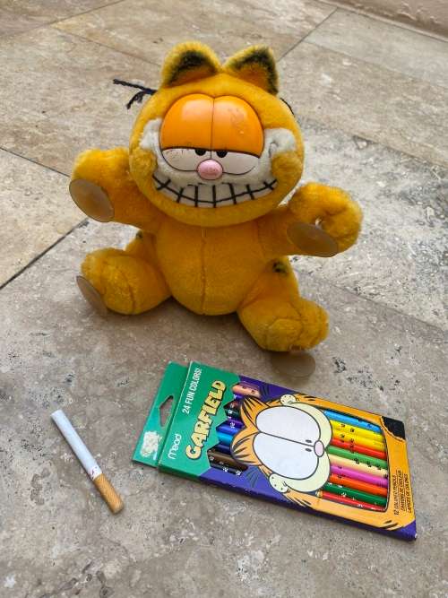 vintage Mead Garfield paws pencil crayons unused with suction doll