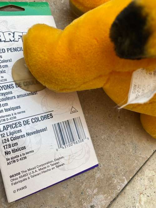 vintage Mead Garfield paws pencil crayons unused with suction doll