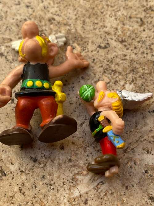 vintage asterix bully 1974 figure with mini asterix plastoy drinking potion pair