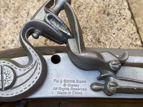 vintage RARE flintlock pirate REPLICA gun disney POTC ZIZZLE Jack sparrow  2005