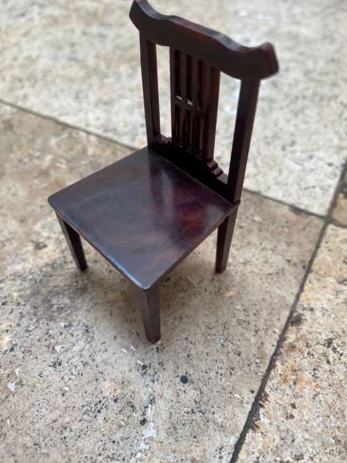 vintage doll house furniture 4 chairs and dresser J.P CO usa