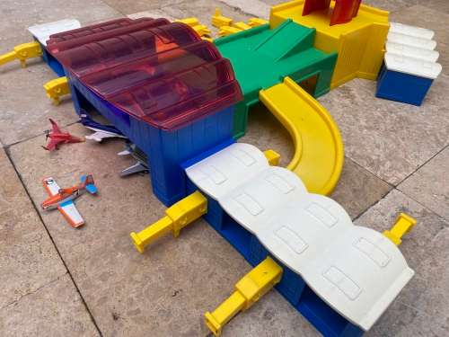 vintage redbox airport playset 1999