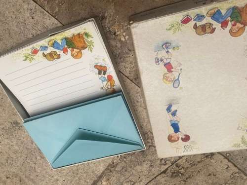 vintage hallmark stationary  set complete kid theme 1970