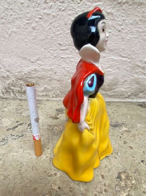 rare Beswick Snowhite gold stamp  disney snow white series 1954 figurine
