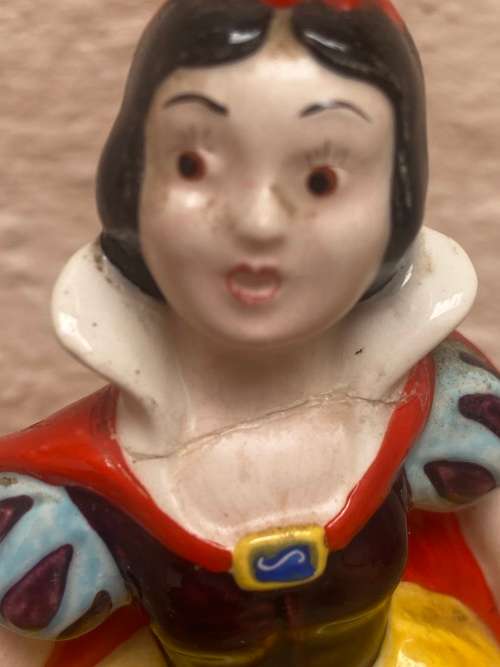 rare Beswick Snowhite gold stamp  disney snow white series 1954 figurine