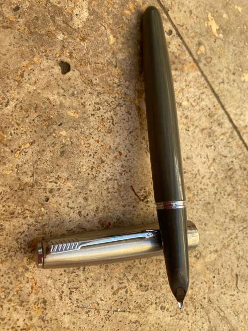vintage Parker fountain Pen 21  made in USA gun metal grey