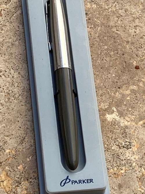 vintage Parker fountain Pen 21  made in USA gun metal grey